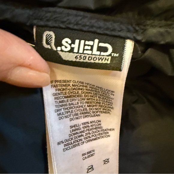 Mountain Hardwear Q Shield 650 Down Black Puffer Vest Sz M - Picture 10 of 11